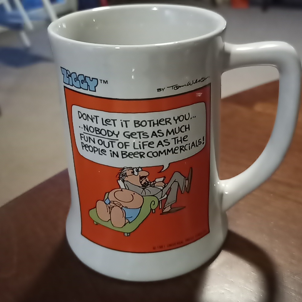 Vintage Ziggy Collectible Mug Stoneware 1981 Universal Syndicate